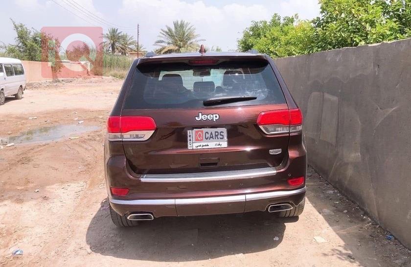 جیپ گراند شیرۆکی